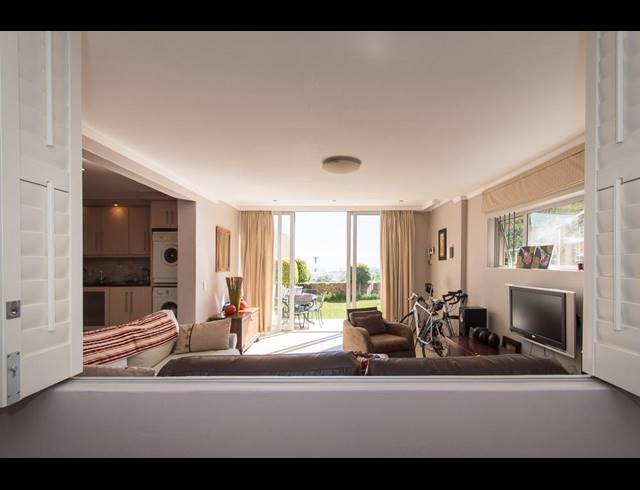 1 BEDROOM APARTMENT TO LET IN CAMPS BAY
